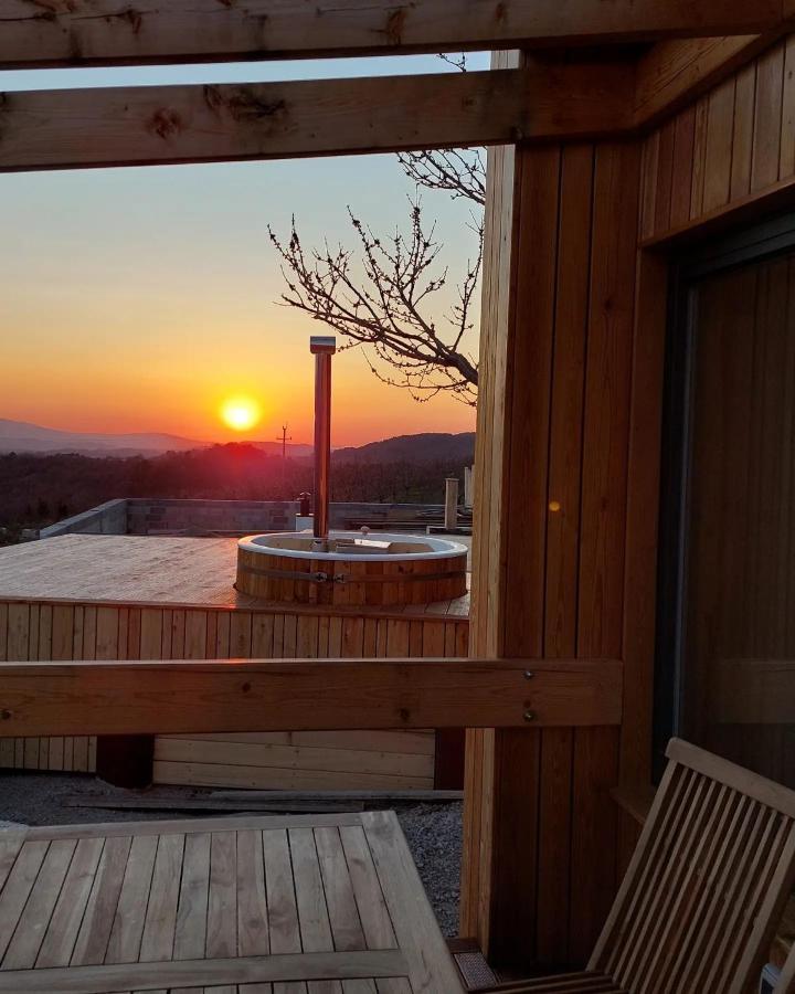 Апартаменти Panorama Glamping Vipavska Dolina Dobravlje Екстер'єр фото