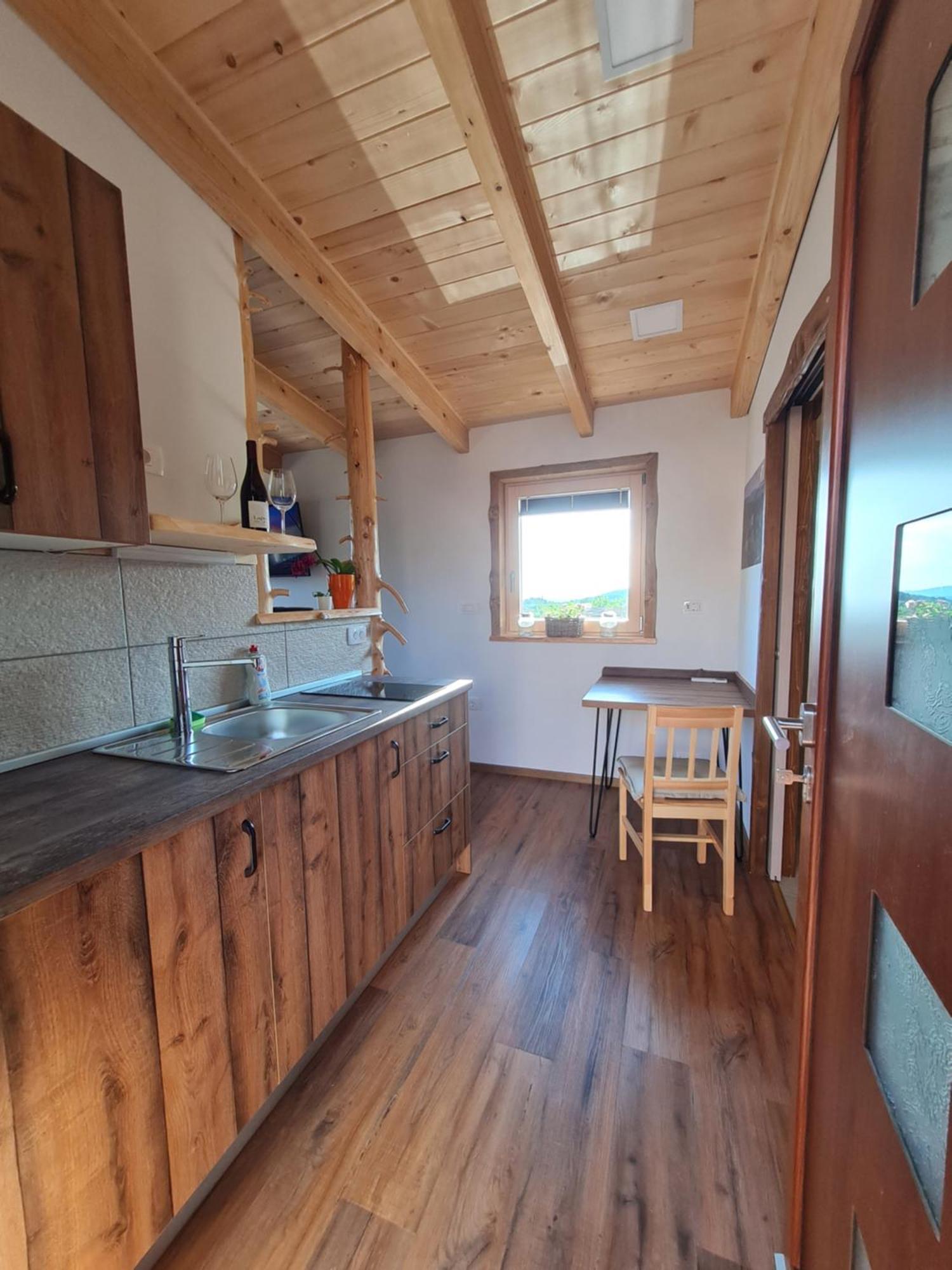 Апартаменти Panorama Glamping Vipavska Dolina Dobravlje Екстер'єр фото